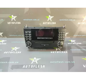 Б/у автомагнитола (Radio/ CD) A2038700589 для Mercedes C-Class