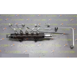 Б/у топливная рейка/ рампа с трубками BK2Q9D280AB, 2.2 для Ford Transit Б/у топливная рейка/ рампа с трубками BK2Q9D280AB, 2.2 для Ford Transit