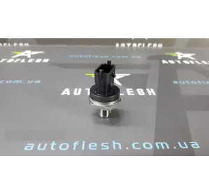 Б/у датчик давления топлива 0281006241/ H8201232985 для Renault Megane III Б/у датчик давления топлива 0281006241/ H8201232985 для Renault Megane III