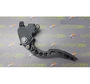 Б/у педаль газа/ потенциометр 180020022R для Renault Megane III Б/у педаль газа/ потенциометр 180020022R для Renault Megane III