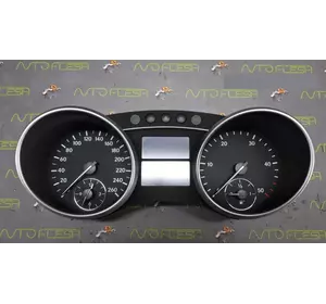 Б/у панель приборов/ спидометр A1645404147, 3.0 CDI для Mercedes ML-Class Б/у панель приборов/ спидометр A1645404147, 3.0 CDI для Mercedes ML-Class