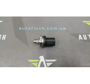 Датчик температуры масла 9675733280, 2.0 HDi/ BlueHDi для Citroen/ Ford/ Peugeot бу Датчик температуры масла 9675733280, 2.0 HDi/ BlueHDi для Citroen/ Ford/ Peugeot бу