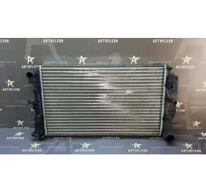 Б/у радиатор основной A9065000002 для Volkswagen Crafter
