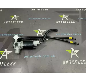 Насос омывателя/ фишка 8533002070, 853300D110 Toyota Yaris Cross Насос омывателя/ фишка 8533002070, 853300D110 Toyota Yaris Cross