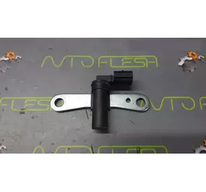 Б/у датчик положения коленвала 8200772182 для Renault Sandero Б/у датчик положения коленвала 8200772182 для Renault Sandero