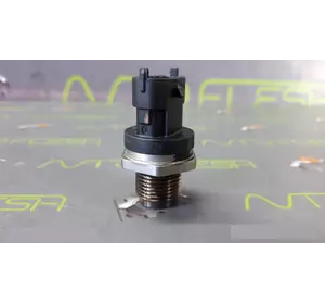 Б/у датчик давления топлива 8200703127, 0281002916 для Renault Scenic II Б/у датчик давления топлива 8200703127, 0281002916 для Renault Scenic II