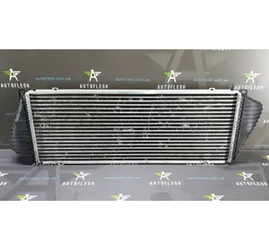 Б/у радиатор интеркулера A9015010701 для Mercedes Sprinter