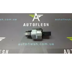 Б/у клапан регулировки давления 03L130764A, 5WS40730 для Volkswagen Beetle Б/у клапан регулировки давления 03L130764A, 5WS40730 для Volkswagen Beetle
