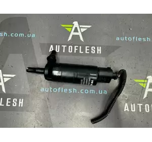 Насос омывателя фар/ фишка 6R0955681, 3308603 Volkswagen, Audi, Seat, Skoda Насос омывателя фар/ фишка 6R0955681, 3308603 Volkswagen, Audi, Seat, Skoda