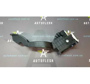 Б/у педаль газа/ педаль акселератора 13305804 для Opel Corsa D Б/у педаль газа/ педаль акселератора 13305804 для Opel Corsa D