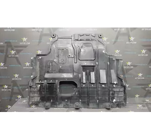 Защита двигателя/ пыльник двигателя BFB456110 Mazda 3 BL бу Защита двигателя/ пыльник двигателя BFB456110 Mazda 3 BL бу