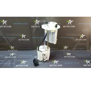 Б/у датчик уровня топлива/ колба бензобака/ бензонасос 77704-0D090 для Toyota Yaris III Б/у датчик уровня топлива/ колба бензобака/ бензонасос 77704-0D090 для Toyota Yaris III