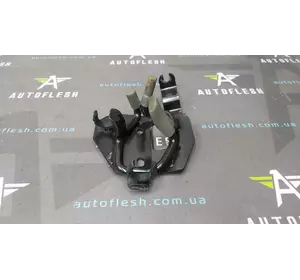 Кронштейн ТНВД/ топливного насоса 31336556, AV6Q9P959AA Volvo V40 1.6D (D4162T) Кронштейн ТНВД/ топливного насоса 31336556, AV6Q9P959AA Volvo V40 1.6D (D4162T)