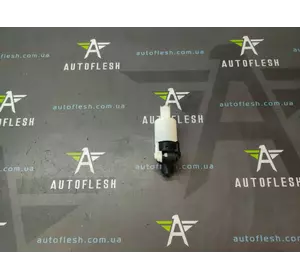 Б/у насос омывателя 8200067015 для Citroen/ Nissan/ Opel/ Peugeot/ Renault Б/у насос омывателя 8200067015 для Citroen/ Nissan/ Opel/ Peugeot/ Renault