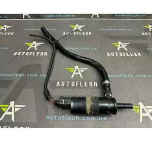 Насос омывателя фар/ фишка 3B7955681, 1J0973722A Volkswagen, Audi, Seat, Skoda Насос омывателя фар/ фишка 3B7955681, 1J0973722A Volkswagen, Audi, Seat, Skoda