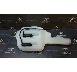Б/у насос омывателя A0008605826 для Mercedes Sprinter Б/у насос омывателя A0008605826 для Mercedes Sprinter