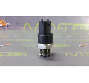 Б/у датчик давления топлива 0281002568 для Alfa Romeo 156 Б/у датчик давления топлива 0281002568 для Alfa Romeo 156