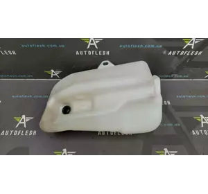 Бачок омывателя (два насоса/ омыватель фар) 7701207666, 7701066454 Renault Scenic II (03-08) Бачок омывателя (два насоса/ омыватель фар) 7701207666, 7701066454 Renault Scenic II (03-08)
