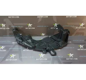 Б/у кронштейн фары правой 622225493R для Renault Megane III Б/у кронштейн фары правой 622225493R для Renault Megane III