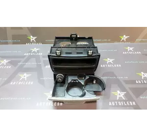 Б/у пепельница/ подстаканник A9066800558, A9068100028 для Mercedes Sprinter Б/у пепельница/ подстаканник A9066800558, A9068100028 для Mercedes Sprinter