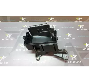 Б/у корпус блока предохранителей 13140091 для Opel Combo ‎C Б/у корпус блока предохранителей 13140091 для Opel Combo ‎C