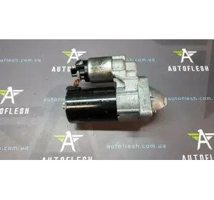 Б/у стартер 233001073R, 0001136008 для Renault Grand Scenic III Б/у стартер 233001073R, 0001136008 для Renault Grand Scenic III