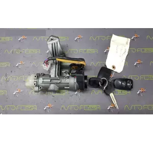 Б/у замок зажигания в сборе, 2 ключа 819202EA60, 819102EA00 для Hyundai Tucson Б/у замок зажигания в сборе, 2 ключа 819202EA60, 819102EA00 для Hyundai Tucson