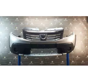 Б/у бампер передний в сборе для Dacia Sandero